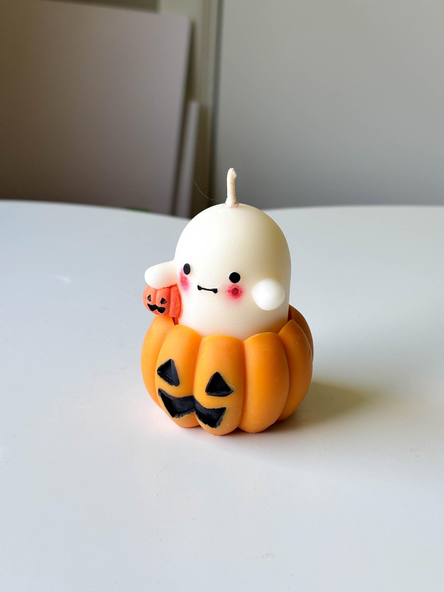 Cute halloween ghost candle