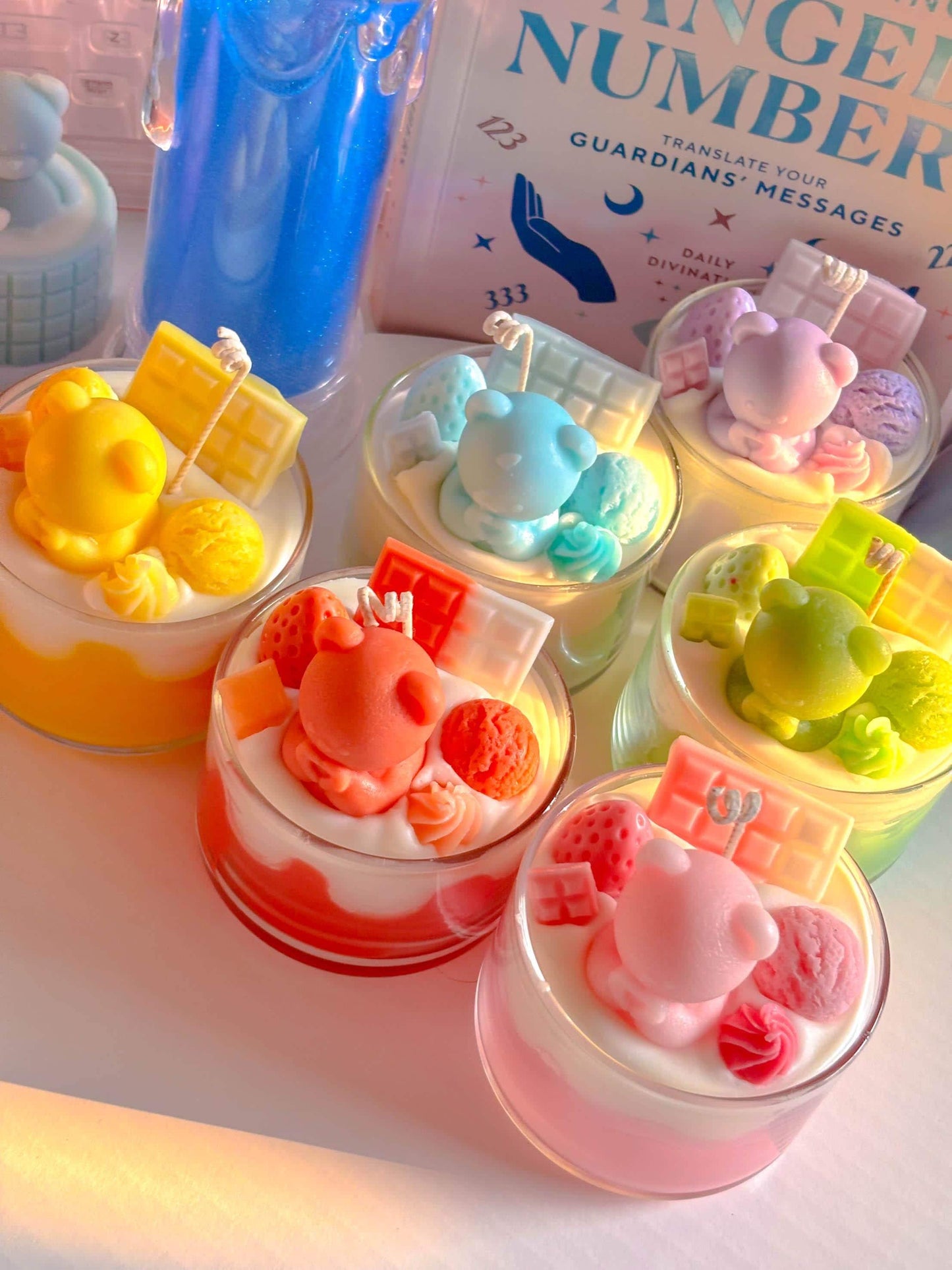 Cute rainbow bears candle set