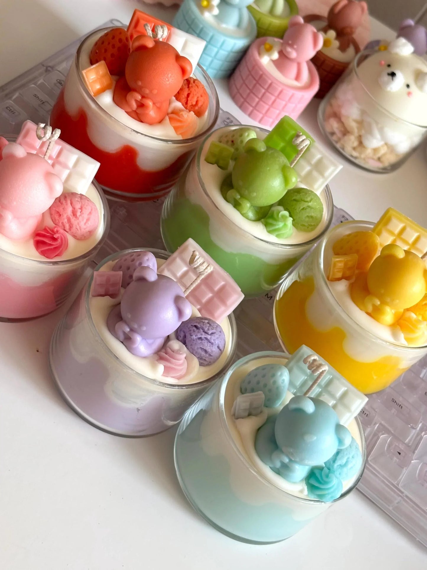 Cute rainbow bears candle set