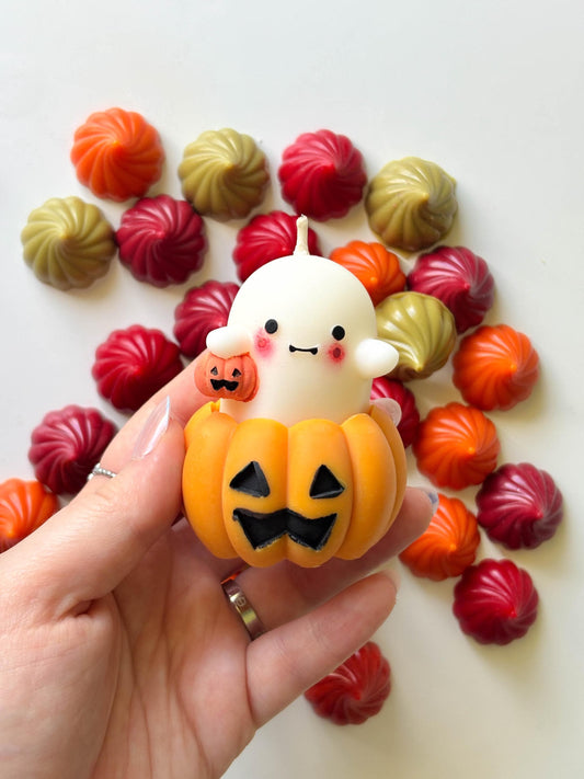 Cute halloween ghost candle