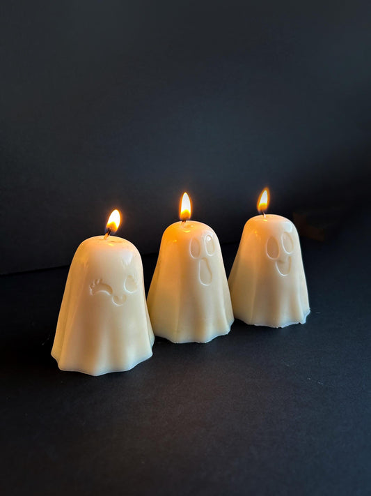 Cute spooky halloween ghost candles