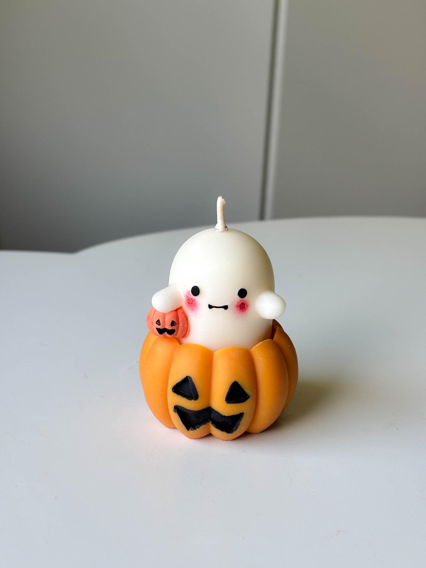 Cute halloween ghost candle