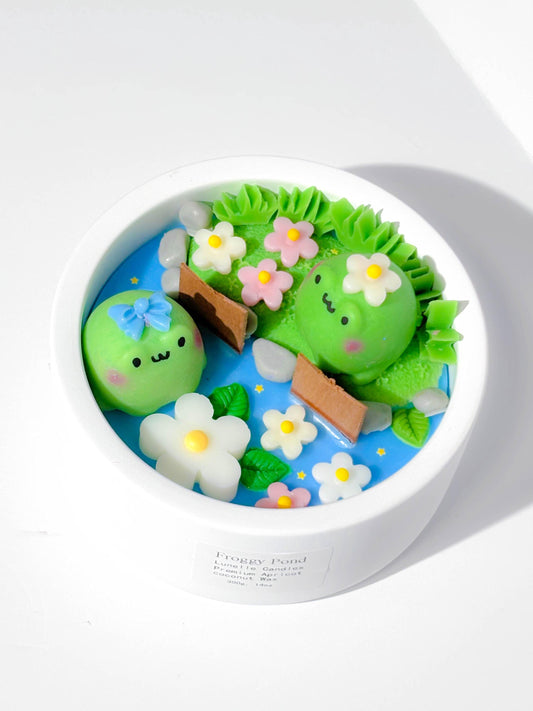 Kawaii froggy cartoon candle